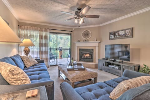 'Bootleggers Hideaway' in Downtown Gatlinburg! Apartment in Gatlinburg