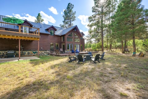 Spacious & Quiet Pagosa Springs Cabin w/ Deck! House in Colorado