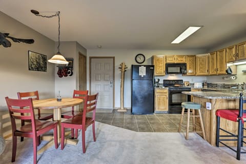 Updated Condo w/ Mountain Views, 10 Mi to Keystone Apartment in Wildernest