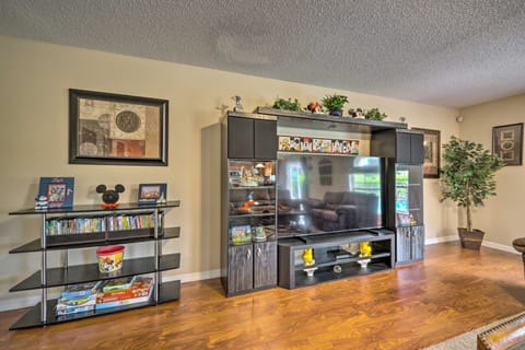 ~ 9 Mi to Disney: Family Home w/ Pool & Game Room House in Four Corners