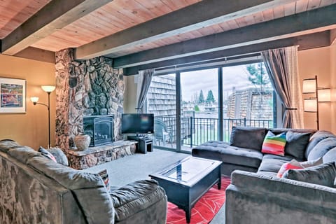 1 Mi to Shore: Quiet South Lake Tahoe Condo Apartment in South Lake Tahoe