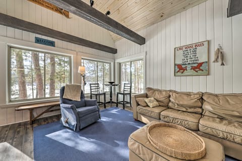 Quiet Waterfront Cabin w/ Dock, Game Room, Hot Tub House in Woodstock