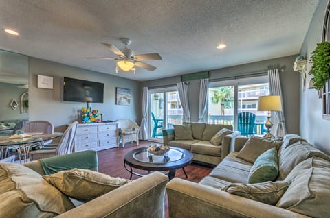 Sandpiper Cove Escape on Canal - Walk to Beach! Apartment in Destin