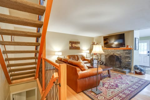 Ski-In Retreat w/ Pool Access: 2 Blocks to Main St Apartment in Breckenridge