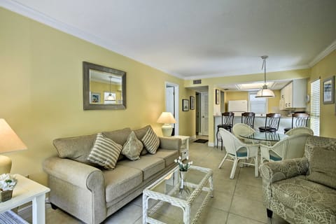 Longboat Key Resort Escape - Walk to the Beach! Apartment in Longboat Key