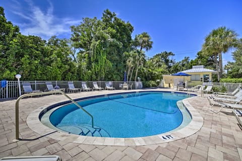 Longboat Key Resort Escape - Walk to the Beach! Apartment in Longboat Key