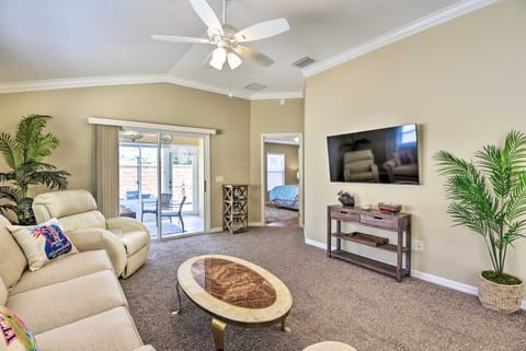 Sunny Courtyard Villa w/ Patio: Golf & Dine! Villa in The Villages