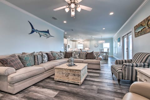 Luxe Spacious Stilted Home w/Kayaks: Walk to Beach Maison in Dauphin Island