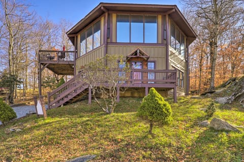 Skiway Chalet' Beech Mountain Home w/ Hot Tub! House in Beech Mountain