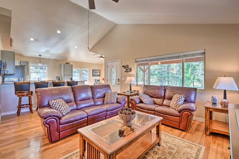 Hilltop Haven in Florissant: Deck + Mountain View! House in Colorado