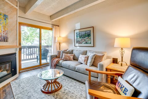 2 Blocks to Main St: Downtown Frisco Condo! Apartment in Frisco