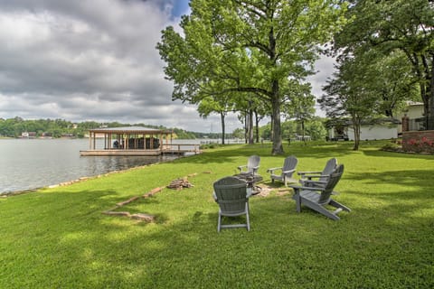 Spacious Hot Springs Home w/ Dock on Lake Hamilton House in Piney