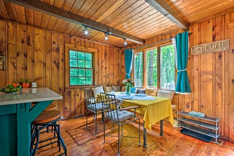 Cozy Treetop Hideaway Near Harriman Reservoir! House in Wilmington