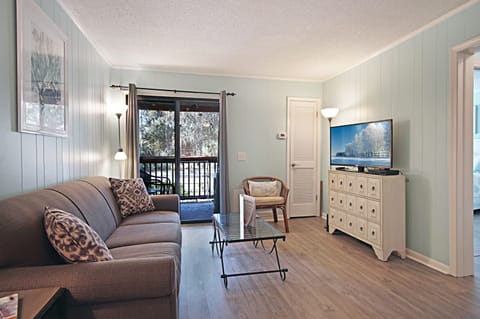 First-Floor Condo - Steps to Beach, Coligny Plaza! Apartment in North Forest Beach
