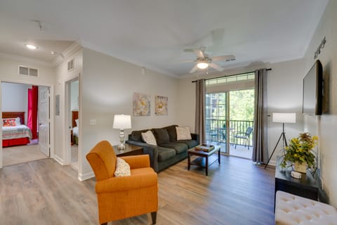 Resort Condo w/ Balcony & Pool: Near Disney! Apartment in Four Corners