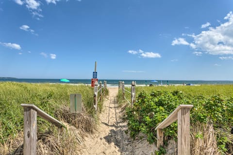 Sun-Soaked Coastal Cottage w/ Deck + Walk to Beach House in Old Orchard Beach