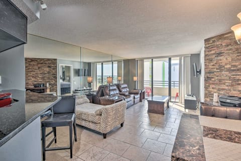 Sleek Beachfront Getaway w/ Community Perks! Apartment in Daytona Beach Shores