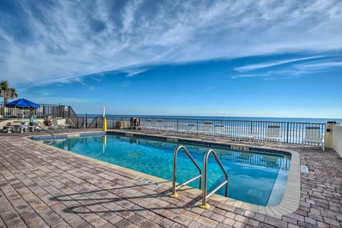 Sleek Beachfront Getaway w/ Community Perks! Apartment in Daytona Beach Shores