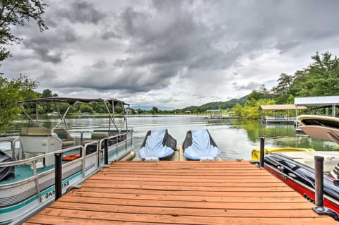 Striking Getaway w/ Hot Tub, Deck & Lake Access! House in Chatuge Lake
