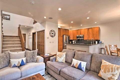 Family-Friendly Breckenridge Townhome w/ Hot Tub Apartment in Breckenridge