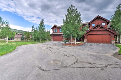 Family-Friendly Breckenridge Townhome w/ Hot Tub Apartment in Breckenridge