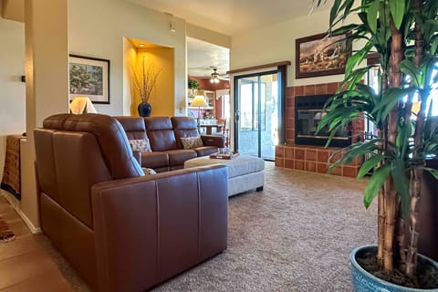 Oro Valley Getaway w/ Patio, BBQ & Mountain Views! Apartment in Oro Valley