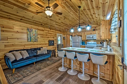 Cozy Lakefront Cabin w/ On-Site Waterfall & Hiking House in Nolin Lake