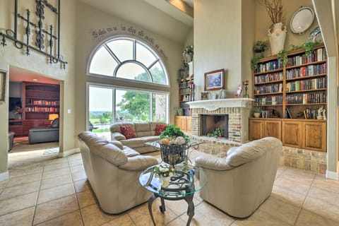 Extravagant 4,500 Sq Ft Home in Hill Country! House in Spring Branch