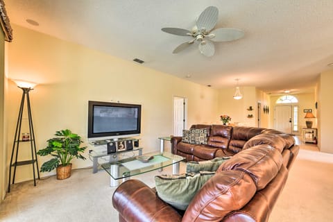 Bright, Breezy Bradenton Home: 7 Mi to Beach! House in Longboat Key