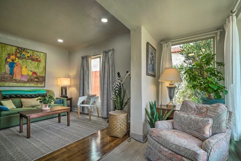 Renovated 1940's Home with Patio + Backyard! House in El Paso