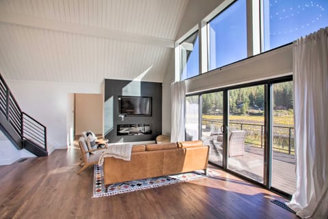 A Contemporary Dream: Lakefront Rathdrum Oasis! House in Kootenai County