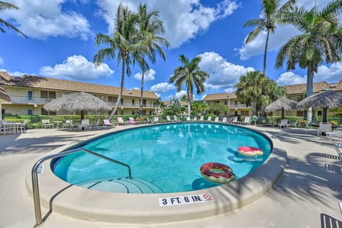First Floor Resort Condo with Pool: Walk to Beach! Condo in Marco Island