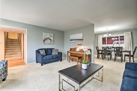 Spacious Family Glenwood Estates Home w/ Hot Tub! House in Indiana