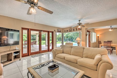 Beautiful Home w/Pool in Upscale Pinecrest Village House in Pinecrest