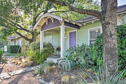 Trendy 'Austin Soul' Home Steps to South Congress! Haus in Austin