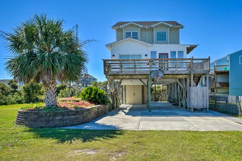 Spacious North Topsail Family Home with 2 Decks House in North Topsail Beach