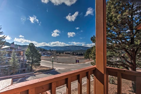 Modern Mountain Retreat w/ Views: Ski, Golf & Hike Apartment in Angel Fire