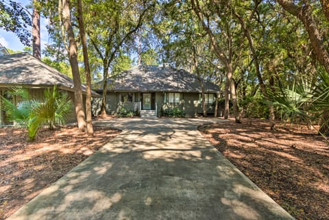 Sleek Palmetto Dunes Home: Golf, Dine, & Swim House in Hilton Head Island