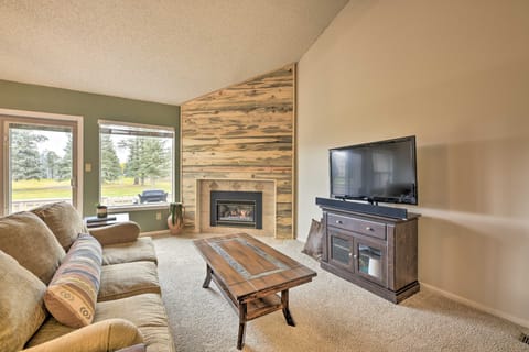 Pagosa Springs Townhome w/ Mountain Views! Apartment in Pagosa Springs