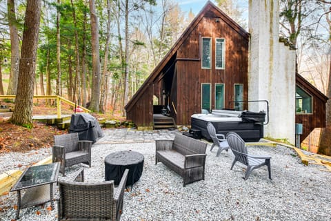 Vermont Mountain Retreat: The Antler House House in Plymouth