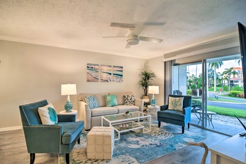 St Pete Condo w/ Patio & Pool ~ 2 Mi to Beach Apartment in Isla del Sol