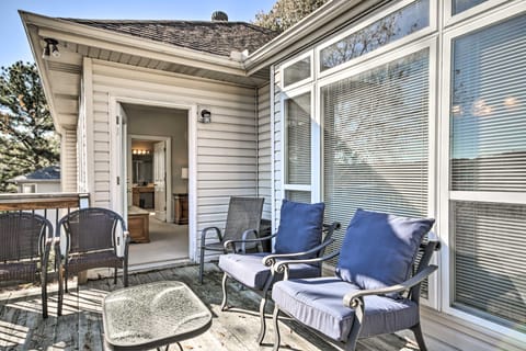 Home w/ Deck Near Lake Avalon, Boat Ramp + Golf! House in Bella Vista