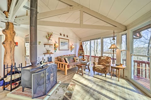 Mountain Treehouse: A Unique Hilltop Hideaway Cottage in Beech Mountain