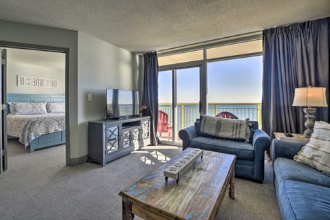 Ocean-View Escape: North Myrtle Beach Resort Condo Appartement in Atlantic Beach