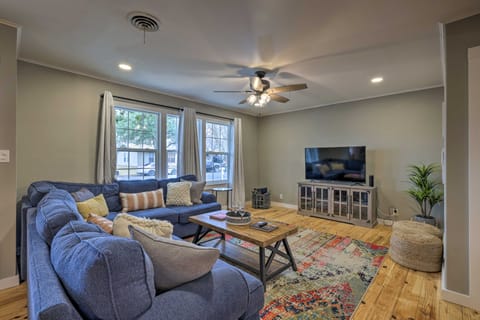 Howdy Haus: Pool + Hot Tub + Outdoor Space House in Fredericksburg