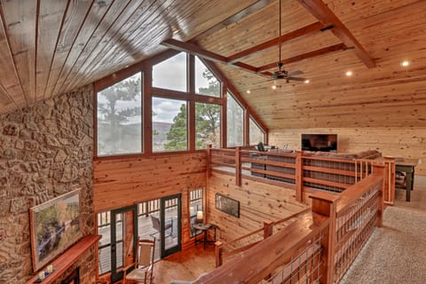 Piney Bluff Retreat with Mountain Views! House in Arkansas