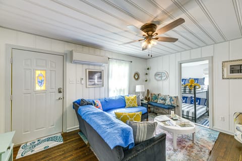 Cozy Texas Cottage < 2 Mi to Rockport Beach! Cottage in Rockport