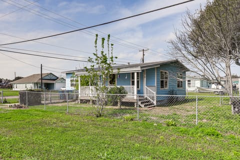 Cozy Texas Cottage < 2 Mi to Rockport Beach! Cottage in Rockport