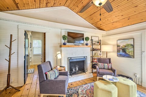 ‘Sunny Hill Cottage’ Dry Ridge Escape w/ Deck! Casa in Williamstown