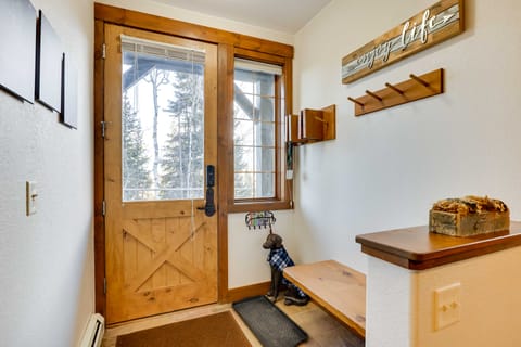 Ski-In/Ski-Out Granby Ranch Condo w/ Fireplace! Apartment in Granby